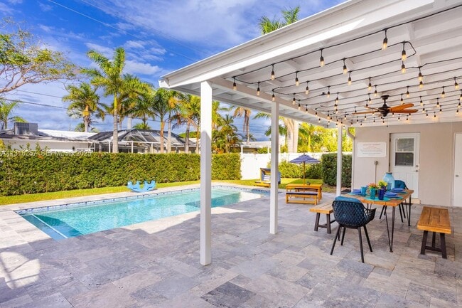 Photo - 833 Washington St