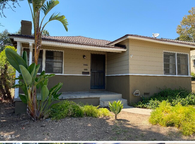 Photo - 1523 N Grand Oaks Ave