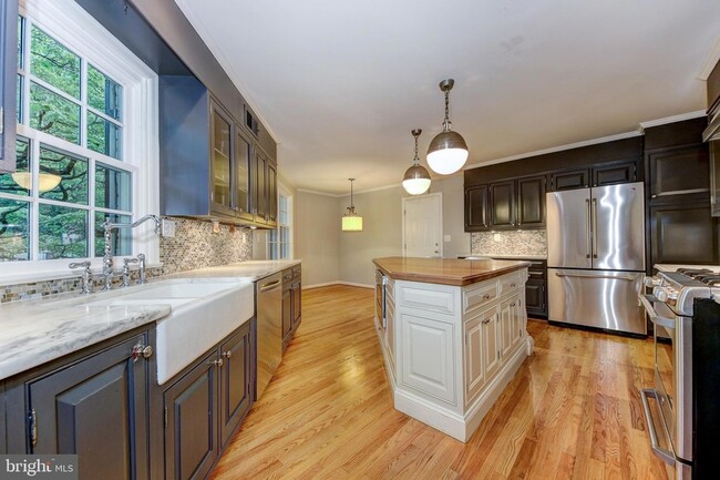 Photo - 4509 Tournay Rd
