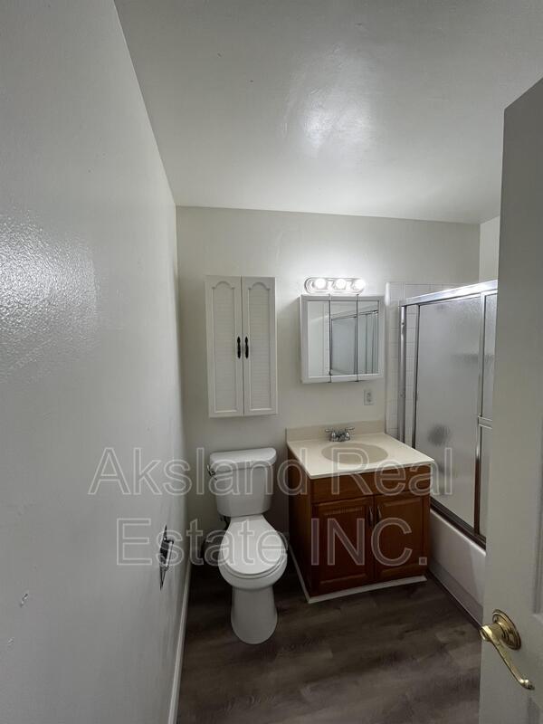 Photo - 4555 Davis Ave