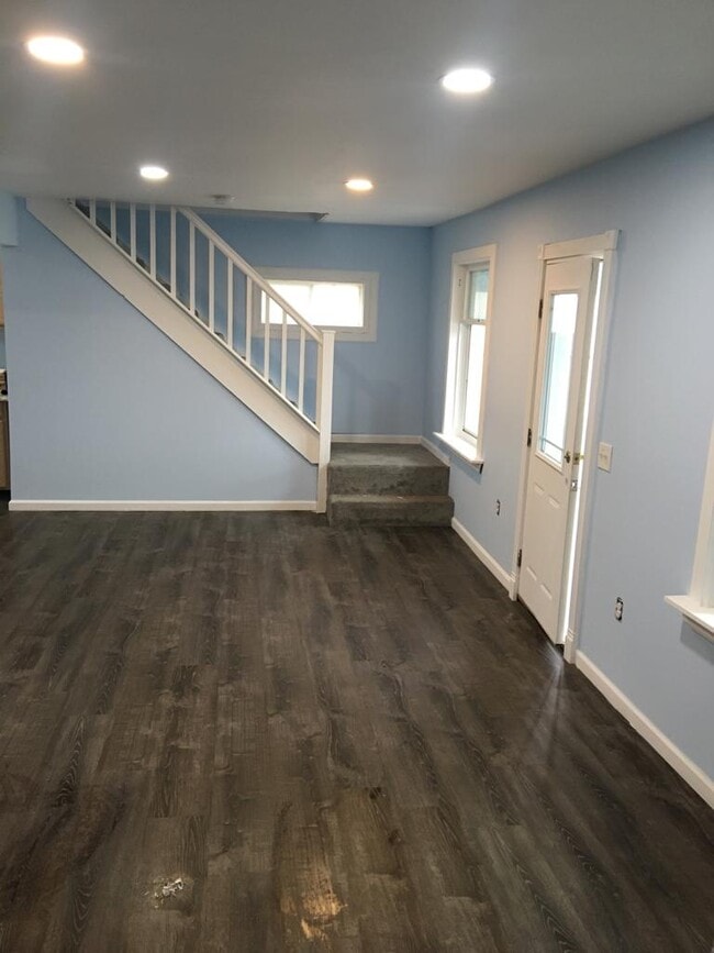 Photo - 295 E 238th St