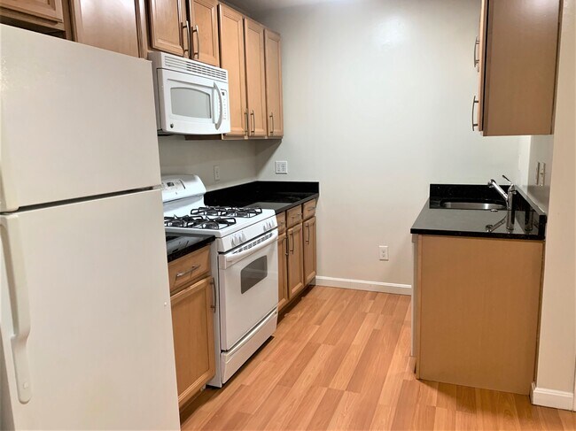 Photo - 304 Broadway Unidad 4