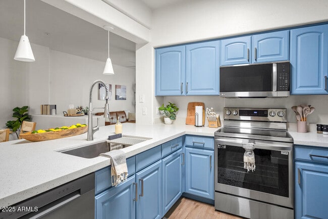 Photo - 525 N Miller Rd