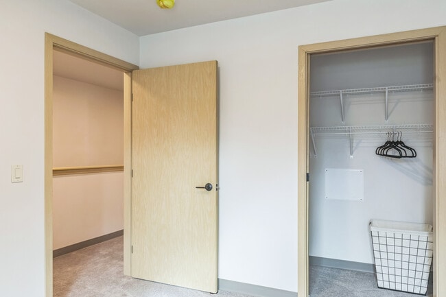 Lindoo School Apartments and Townhomes
