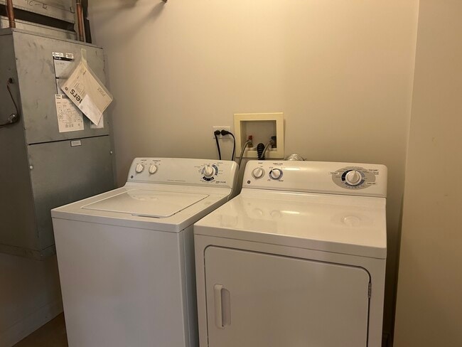 Photo - 3400 N Old Arlington Heights Rd Unit 301