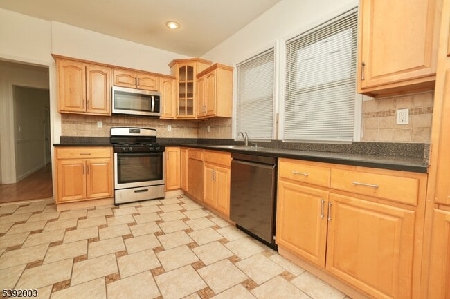 Photo - 466 Cortlandt St Unit 2