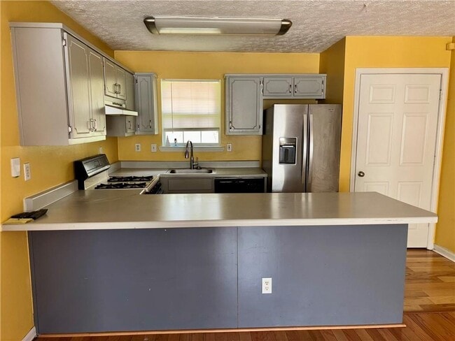 Photo - 2023 Sitser Ln