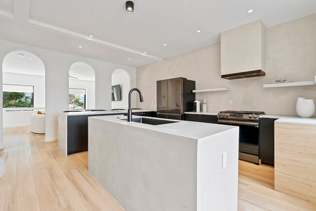 Photo - 4037 Penn Ave