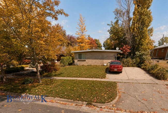 Photo - 1195 E Roosevelt Ave Unit 1195 Roosevelt Ave #2 (Back)