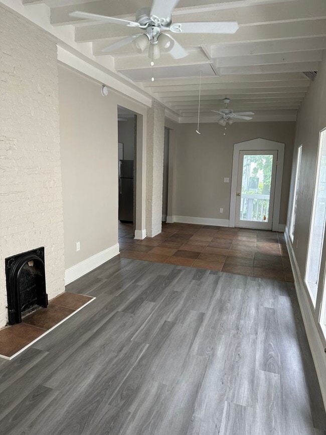 Photo - 3717-3719mag Unit 3717 UPPER