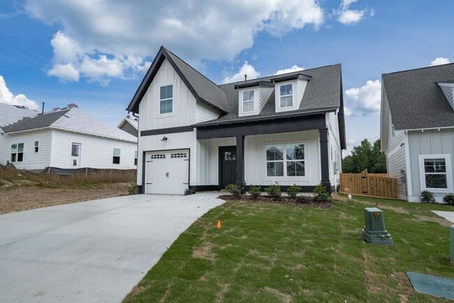 Building Photo - Primary suite on main level with bonus loft upstairs!