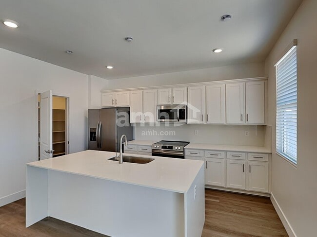 Photo - 9612 Harkes Dr