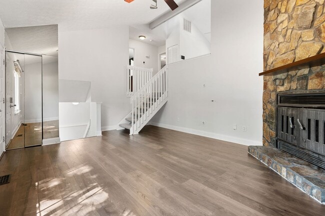 Photo - 2108 Mariner Cir