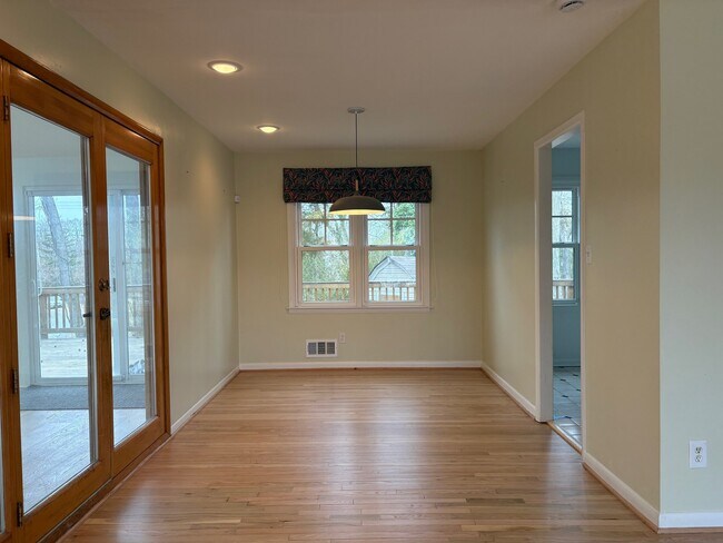 Photo - 1211 Van Buren Cir