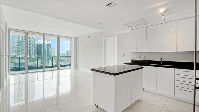 Photo - 92 SW 3rd St Unit 1803