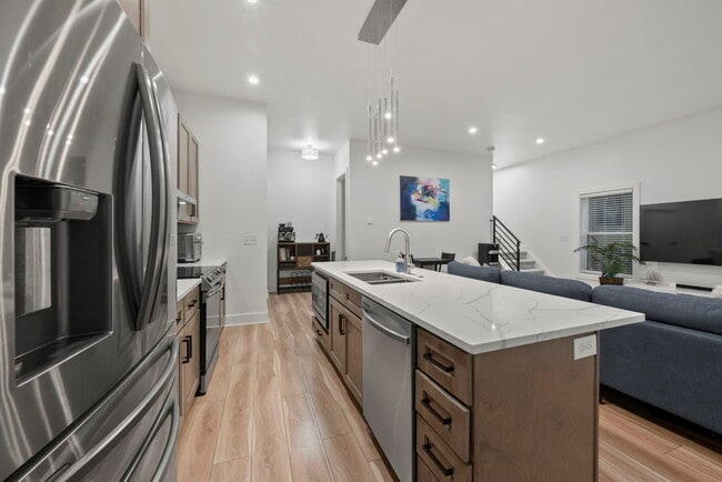 Photo - 1205 Hamlet St