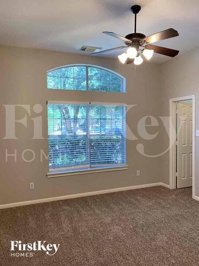 Photo - 66 N Planchard Cir