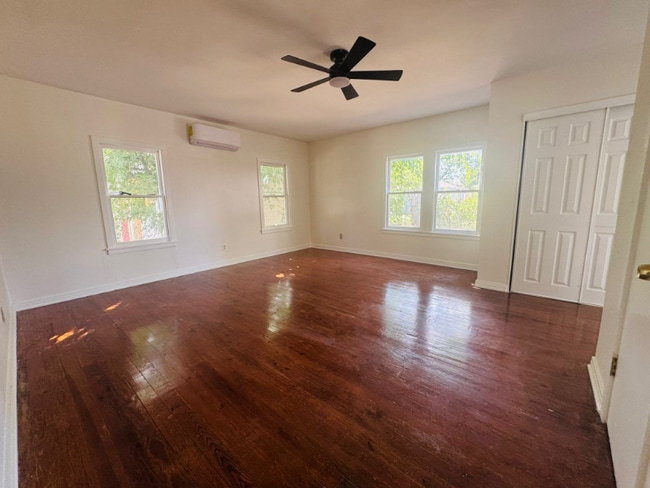 Photo - 1824 Coleman St