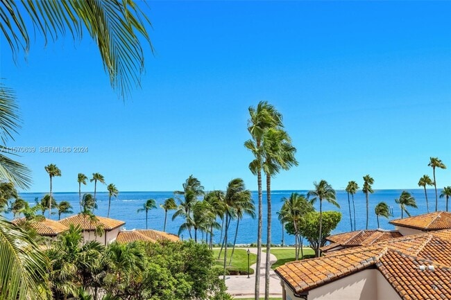 Building Photo - 19144 Fisher Island Dr Unit 19144