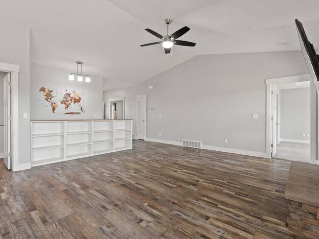 Photo - 1459 Foxmore St