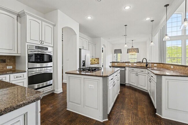Photo - 121 Burgess Ln