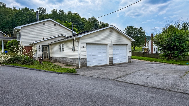 Photo - 161 Pentagon Cir