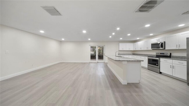 Photo - 2662 Derbyshire Rd
