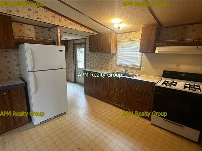 Photo - Private Country Feel Close to Downtown