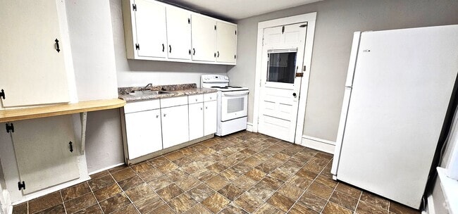 Building Photo - 540 St Paul St Unit APT 1
