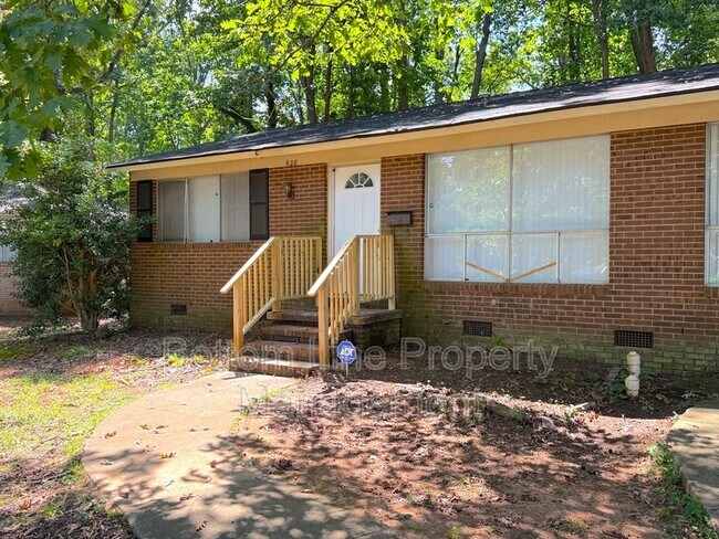 628 Camrose Dr