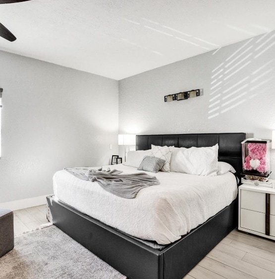 Photo - 217 SE 5th St