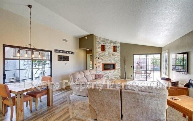 Photo - 618 Double Eagle Way