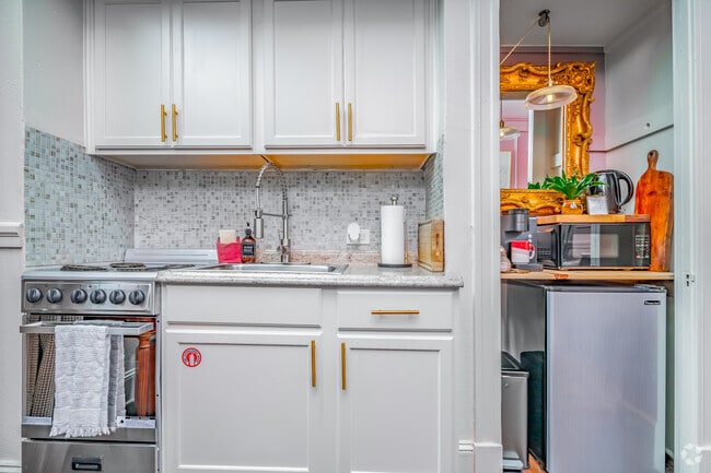 Photo - Main Plaza Apartments