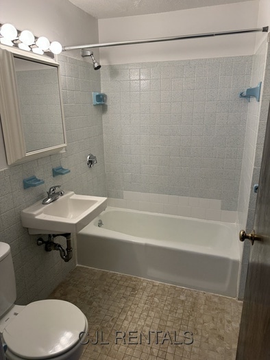 Photo - 71 Montvale Ave Unidad 8