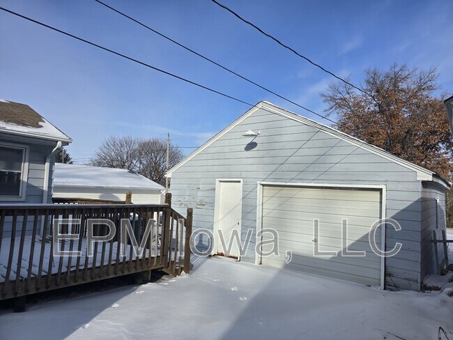 Photo - 1147 Bourland Ave