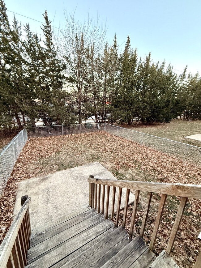 Photo - 209 NE Timbercreek Dr
