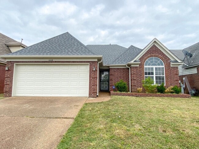 3 bed, 2 bath in Cordova with new ss appli... - 3 bed, 2 bath in Cordova with new ss appli... House