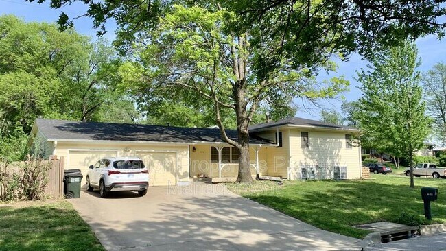 Photo - 2216 Alabama St