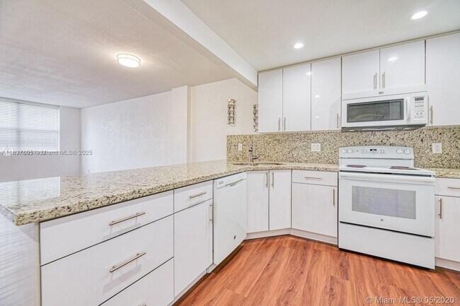 Photo - 9001 SW 77th Ave Unidad C203