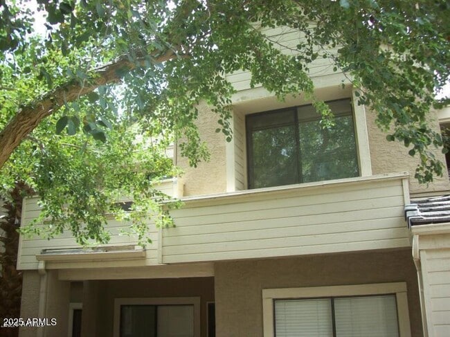 Photo - 2035 S Elm St Unit 208