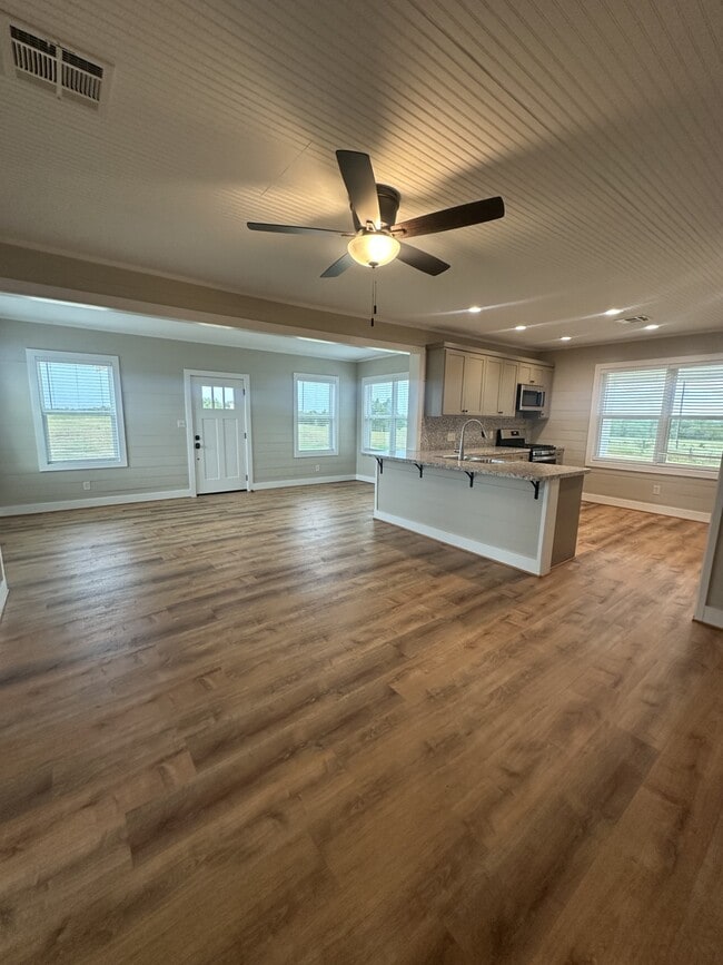 Photo - 12201 Emshoff Rd