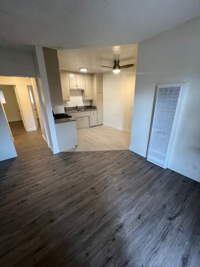 Photo - 821 W Colden Ave Unidad #7