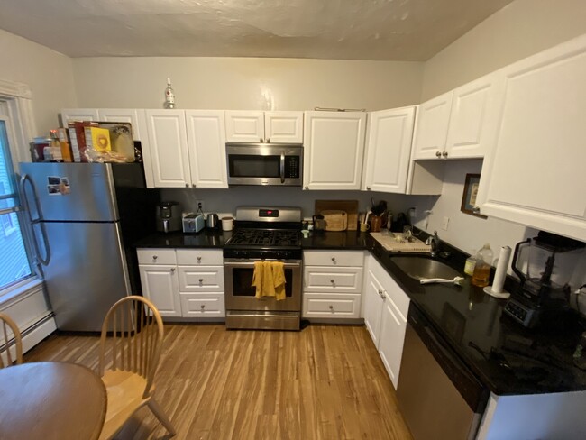 Photo - 78 Hillside St Apartments Unit 2
