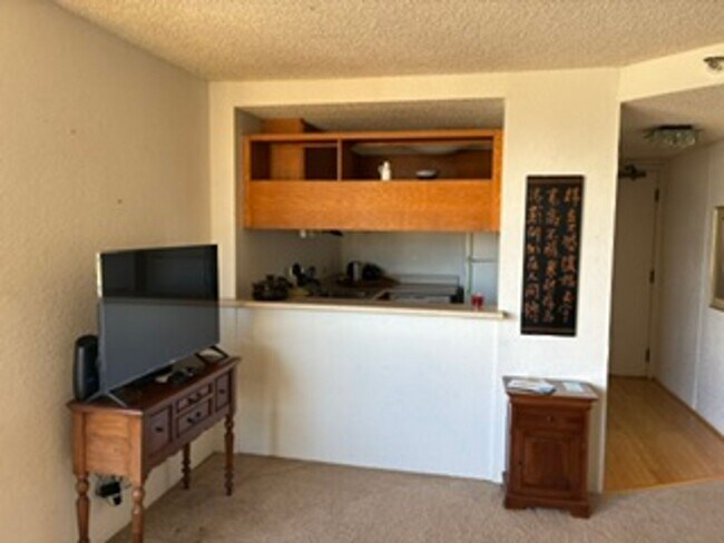 Photo - Liliuokalani Gardens 1/1 fully furnished condo