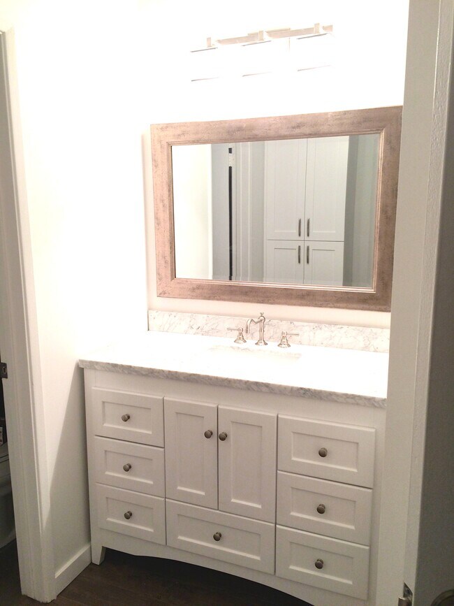 Photo - 976 Larrabee St Condo Unit 227