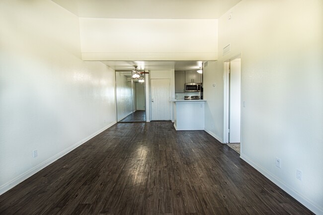 The Lodge at Porter Ranch Apartments