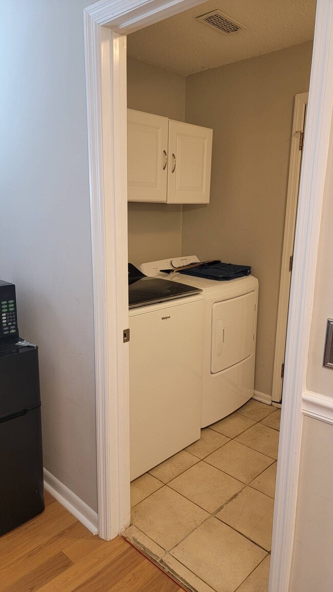 Photo - 505 Meadowbrook Ct