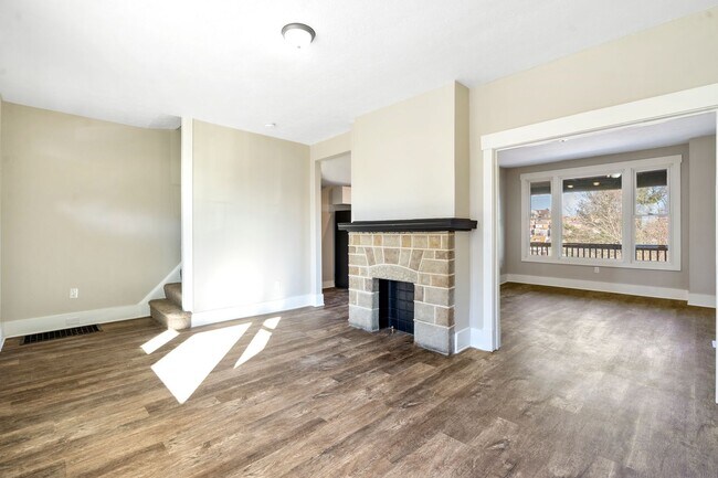 Photo - 3 Bed/1 Bath Home - Central AC, 2nd Floor Laundry - Available September 10th!