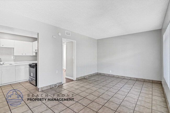 Photo - 709-15 Northgate Ln.