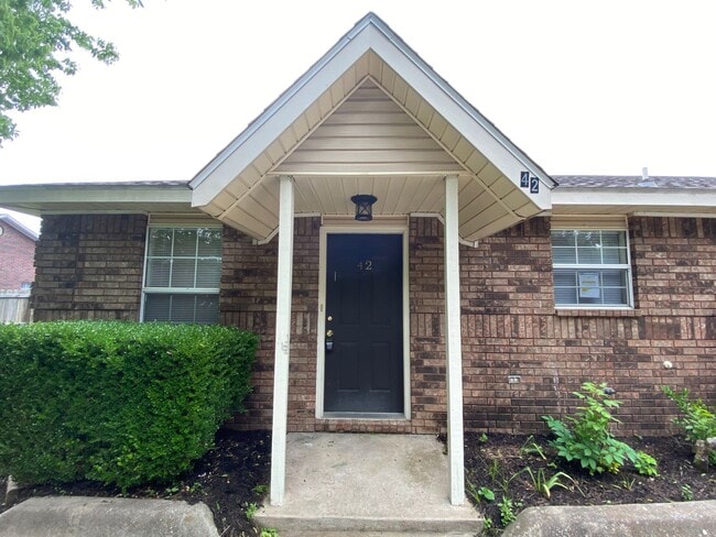 Photo - TWO BEDROOM DUPLEX IN FARMINGTON AR!!